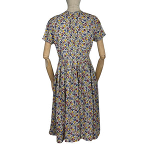 Original 1940's Classic Floral Floppy Cotton Day Dress with Neat Collar - Bust 34 36