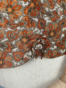 Original 1950's Artificial Silk Blouse in Autumnal Print - Button Back with Bow Detail - Bust 40