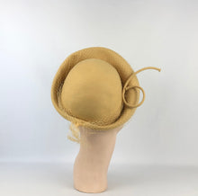 Load image into Gallery viewer, Original 1940s Ochre Felt Hat by Jacoll - Incredible Piece
