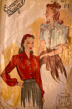 Load image into Gallery viewer, 1940s Reproduction Christmas Blouse in Riley Blake Cotton - Bust 38&quot; 40&quot;
