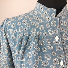 Load image into Gallery viewer, 1940s Blue, White and Black Novelty Print Ribbons and Clover Blouse - B36
