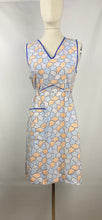 Load image into Gallery viewer, 1940s Floral Cotton Apron - Would Make A Great Summer Dress - Bust 34 35 36 *
