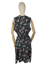 Load image into Gallery viewer, Original 1940&#39;s Volup Floral Cotton Apron - Would Make A Great Summer Dress - Bust 40 42 44
