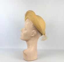 Load image into Gallery viewer, Original 1940s Ochre Felt Hat by Jacoll - Incredible Piece
