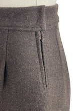 Load image into Gallery viewer, 1940&#39;s Reproduction Trousers in Dark Brown Thick Wool - Perfect for Winter - Waist 25 25.5
