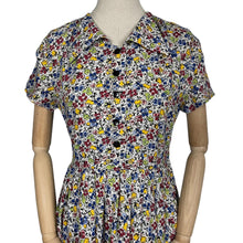 Load image into Gallery viewer, Original 1940&#39;s Classic Floral Floppy Cotton Day Dress with Neat Collar - Bust 34 36
