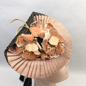 1940s Black and Soft Apricot Straw & Grosgrain Hat with Floral Trim