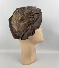 Load image into Gallery viewer, RESERVED Original 1930&#39;s Dark Brown Close Fitting Felt Hat with Feathers, Net and Ribbon Trim
