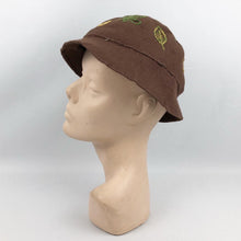 Load image into Gallery viewer, Original 1930s Brown Felt Hat with Autumnal Embroidery
