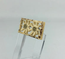 Load image into Gallery viewer, Vintage 1940s 1950s Carved Edelweiss Pair in a Frame Brooch
