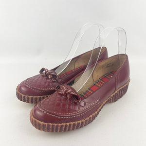 Original 1940's 1950's Ox Blood Red Leather Slip on Shoes with Bow Trim - UK 5 *