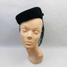 Load image into Gallery viewer, Outstanding Original 1940s Black Felt Hat with Attached Crochet Snood
