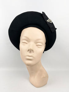 Exceptionally Beautiful 1930s Inky Black Felt Hat with High Brim and Bow Trim