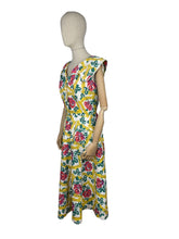 Load image into Gallery viewer, Original 1950&#39;s Novelty Print Dress of Roses in Picture Frames - Bust 36 37 38 *

