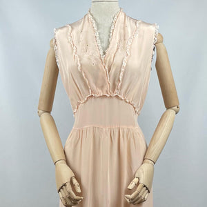 Original 1940s Nightdress by Rational with Lace Trim and Belt - Bust 40