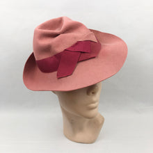 Load image into Gallery viewer, 1930s 1940s Pink Felt Fedora with Grosgrain Trim
