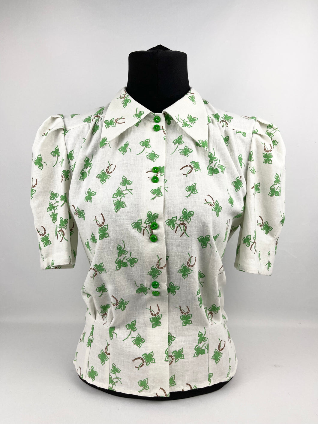 1940s Reproduction Novelty Print Feed Sack Blouse of Clover and Lucky Horseshoes - B34