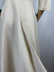 Original 1950s Natural Linen Dress with Kelly Green Trim and Soutache - Bust 36