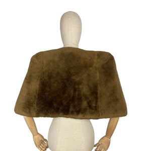 Original 1940's Fluffy Beaver Lamb Fur Cape - Great Boxy Design - Vintage Fur Cape