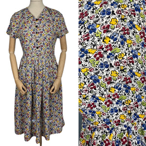 Original 1940's Classic Floral Floppy Cotton Day Dress with Neat Collar - Bust 34 36