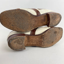 Load image into Gallery viewer, Original 1930&#39;s 1940&#39;s Two Tone Brown and Cream Leather Spectator Walking Shoes
