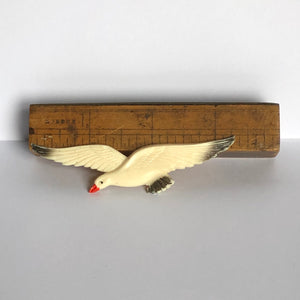 Vintage Early Plastic Seagull Brooch - Large