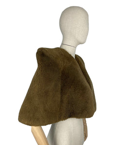 Original 1940's Fluffy Beaver Lamb Fur Cape - Great Boxy Design - Vintage Fur Cape