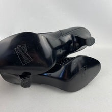 Load image into Gallery viewer, Original 1940&#39;s 1950&#39;s Deadstock Black Leather Court Shoes with Punch Detail  - UK Narrow 4

