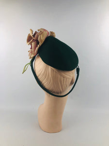 1940s Forest Green Felt Hat with Flowers