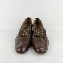 Load image into Gallery viewer, Original 1920s or 1930s Brown Leather Shoes with Beaded Trim - UK Size 6 6.5
