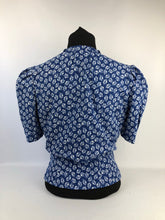Load image into Gallery viewer, 1940s Reproduction Feed Sack Blouse with Acorn Novelty Print - Bust 34 36
