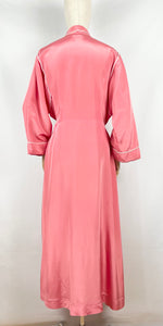 Original 1940s 1950s Pretty Pink and White Voluptuous Peggy Page Dressing Gown - Fabulous Robe - Bust 44 46