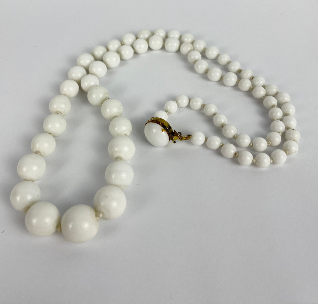 1950s White Glass Necklace - Classic Glass Necklace