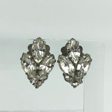 Load image into Gallery viewer, Vintage Claw Set Clear Paste Clip on Leaf Earrings
