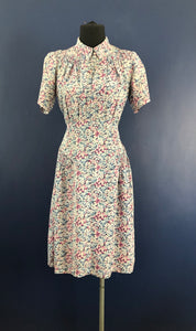 Exceptionally Beautiful 1930s Floral Dress - Bust 34 35 36
