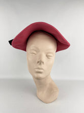 Load image into Gallery viewer, Charming Original 1950&#39;s Rosebud Pink Felt Hat with Black and Faux Pearl Trim *
