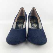 Load image into Gallery viewer, Original 1940's 1950's Deadstock Blue Suede Court Shoes with Punch Detail  - UK 4.5
