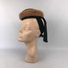 Load image into Gallery viewer, 1940s Black Felt Tilt Topper Hat with Faux Fur Trim
