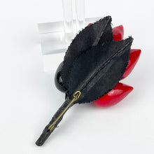 Load image into Gallery viewer, Vintage 1940&#39;s Black and Red Lacquered Brooch with Fabric Leaves
