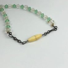 Load image into Gallery viewer, Original 1940s 1950s Green and Clear Faceted Glass Graduated Bead Necklace
