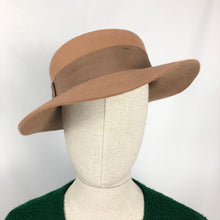 Load image into Gallery viewer, REPRODUCTION Women&#39;s Land Army Felt Hat

