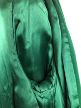 Load image into Gallery viewer, 1940s Kelly Green Wool Overcoat - B44
